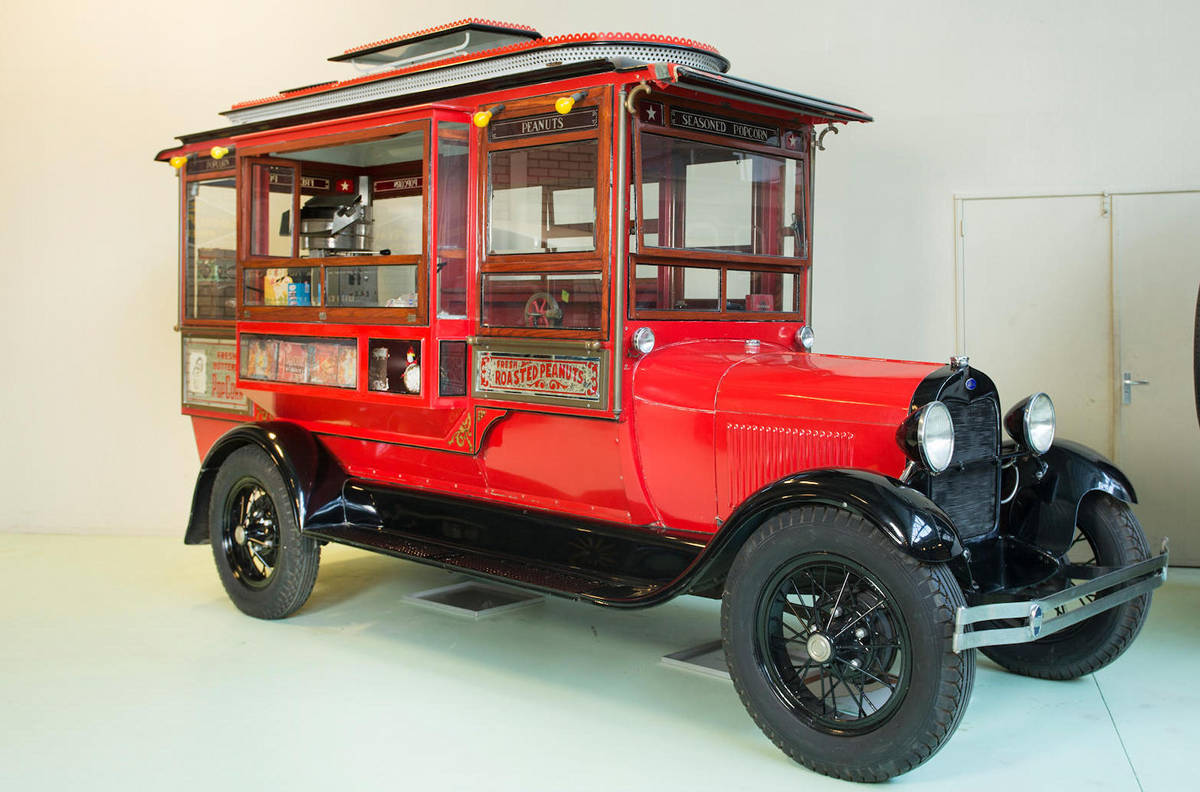 Крупнейшую коллекцию ретромобилей Ford продали с аукциона